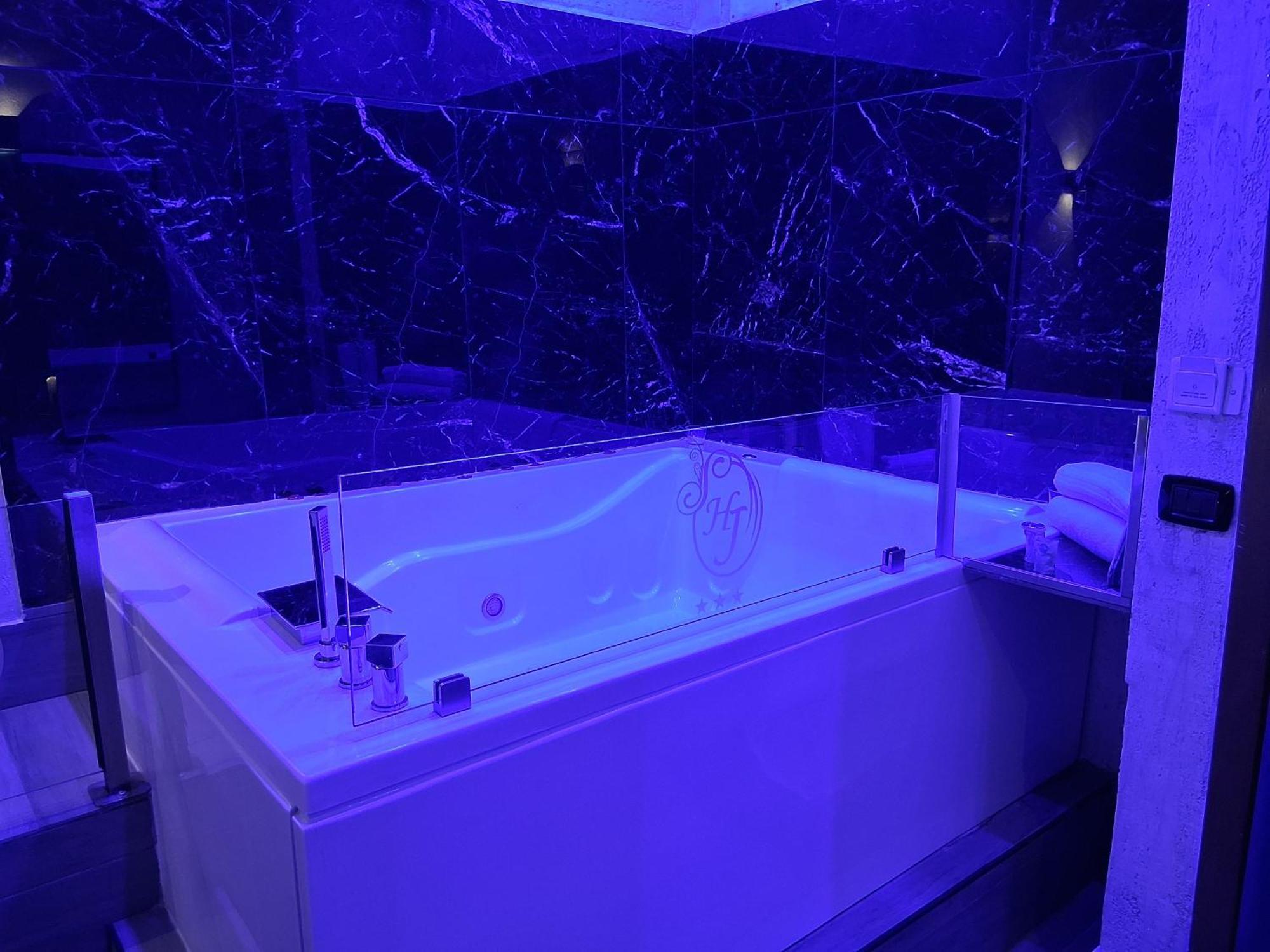 Hotel Joy Castel Volturno Bagian luar foto