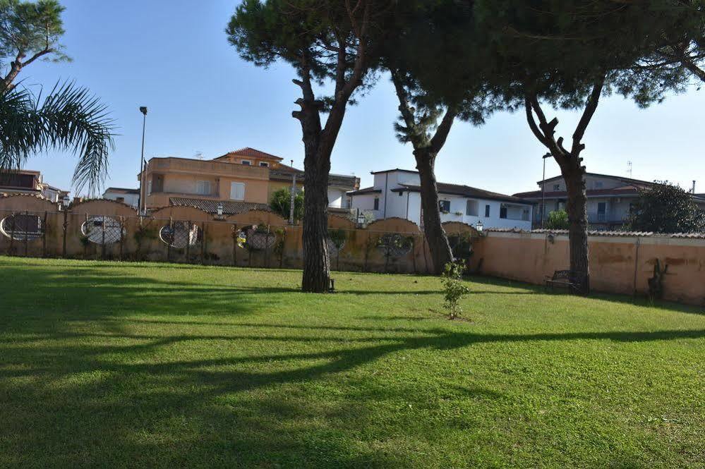 Hotel Joy Castel Volturno Bagian luar foto
