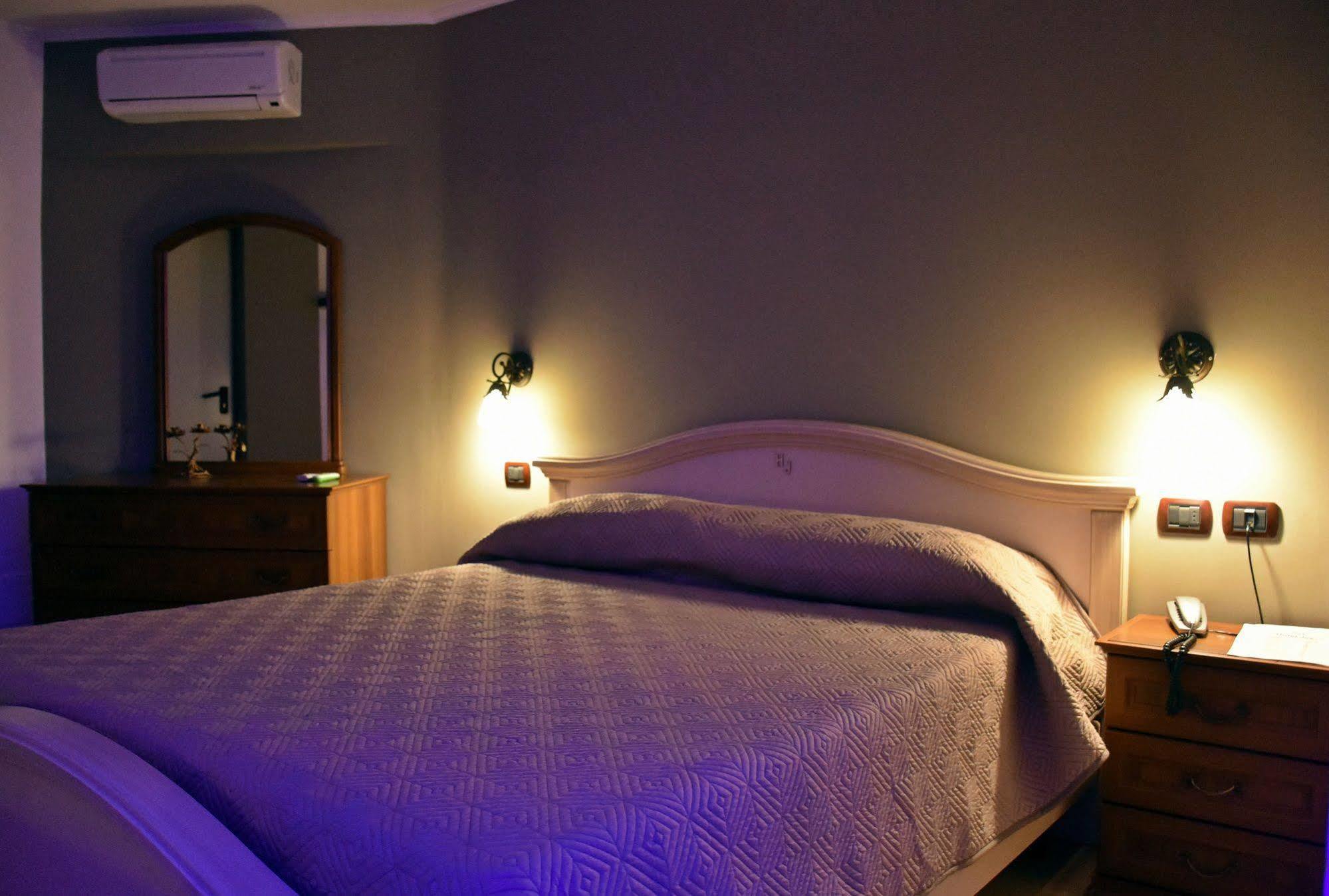 Hotel Joy Castel Volturno Bagian luar foto