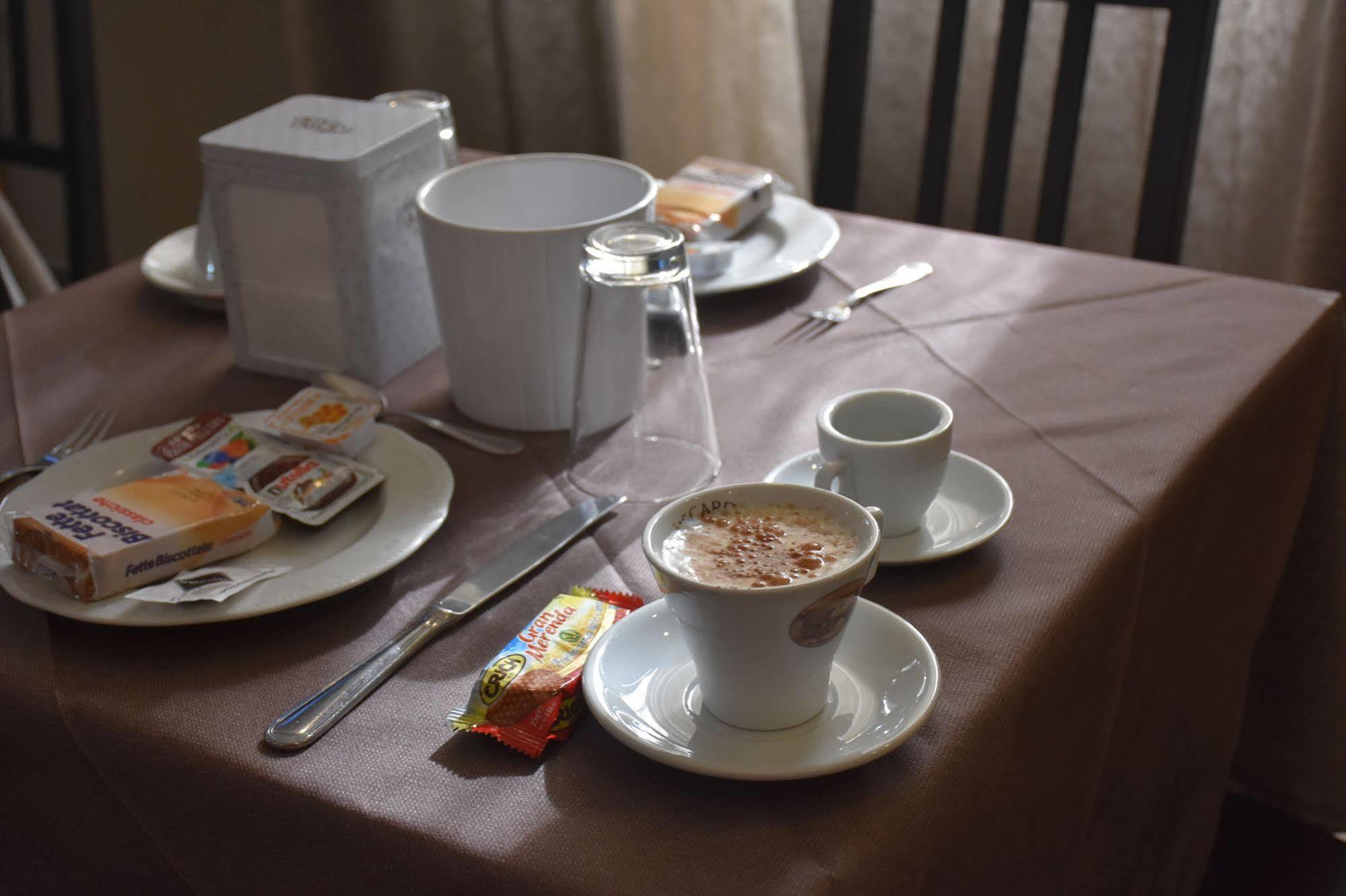 Hotel Joy Castel Volturno Bagian luar foto